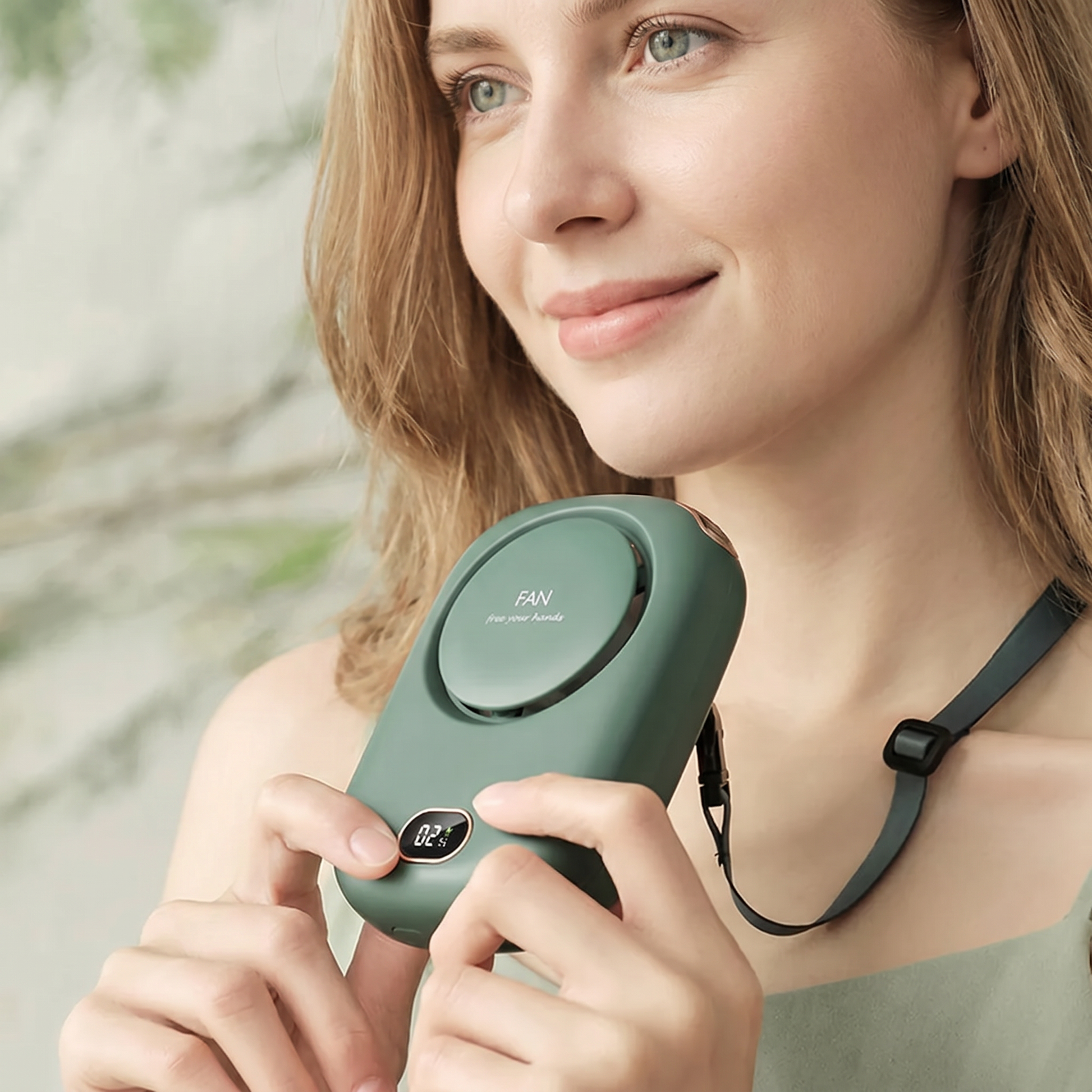 Hushtech Halsventilator getragen am Hals